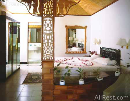 Vilamendhoo Island Resort 4